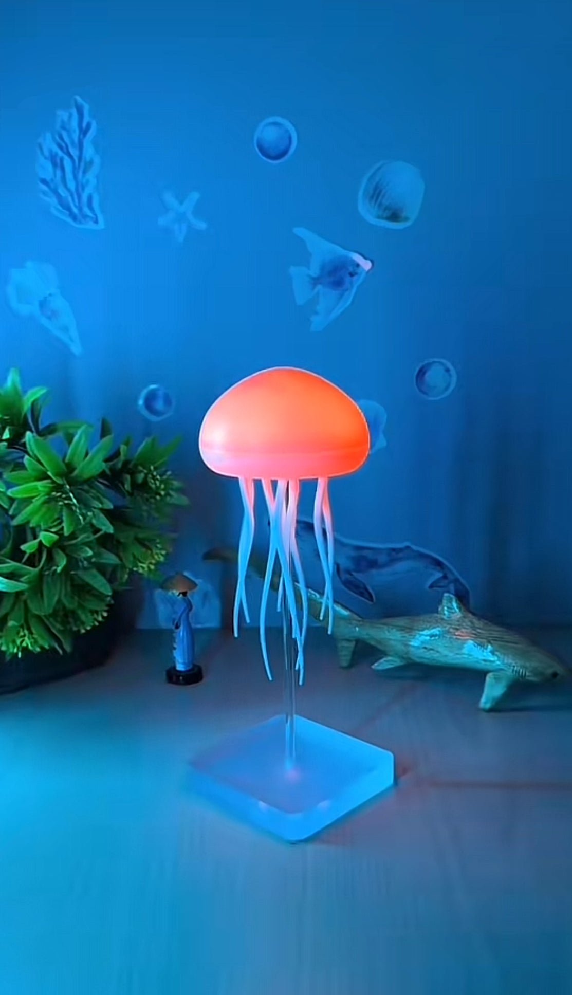 Floating jellyfish lamp